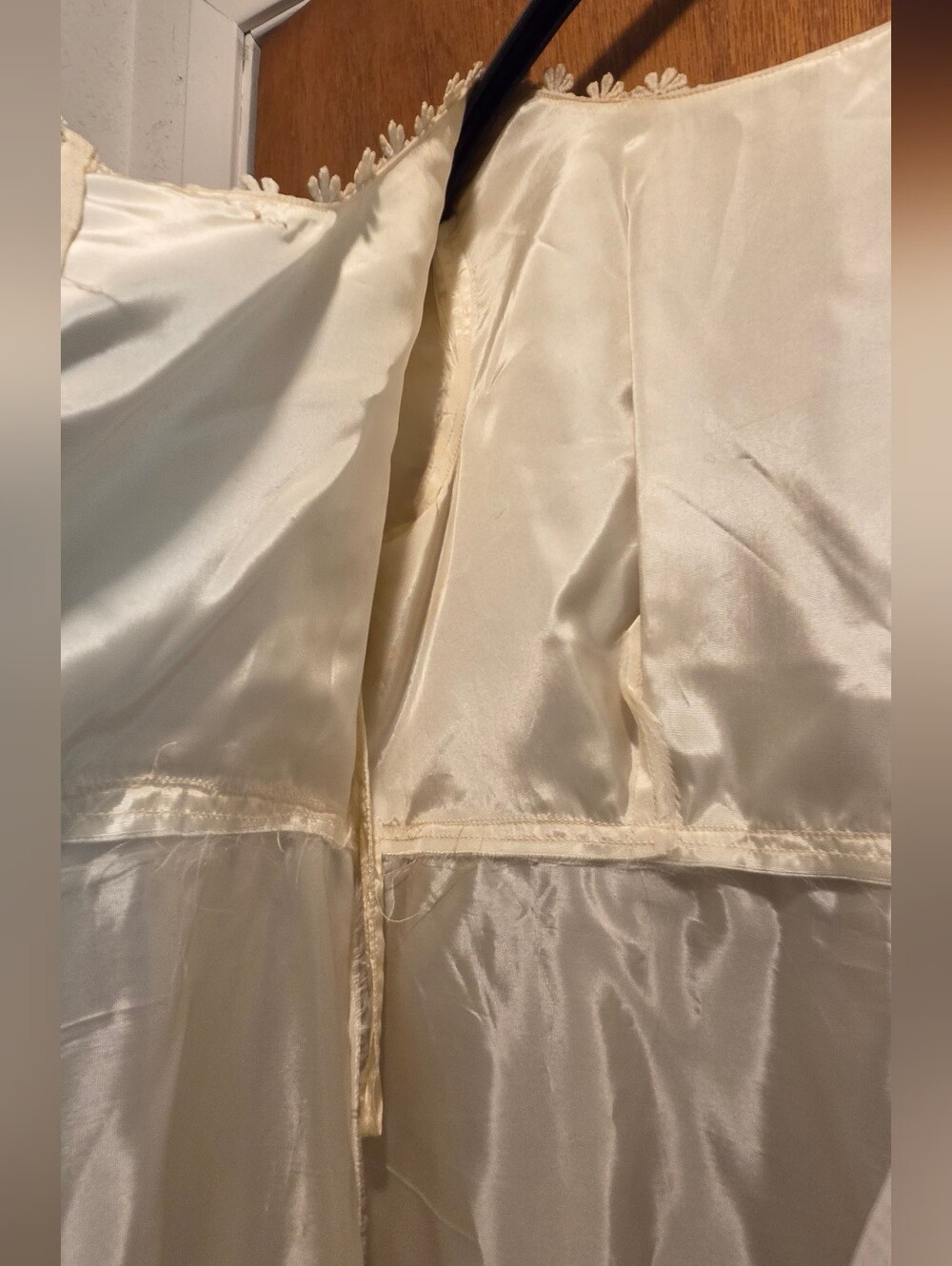 Elegant Cream Handmade Vintage Luxury Wedding Daisey Trim Dress Sz12 - Picture 9 of 13
